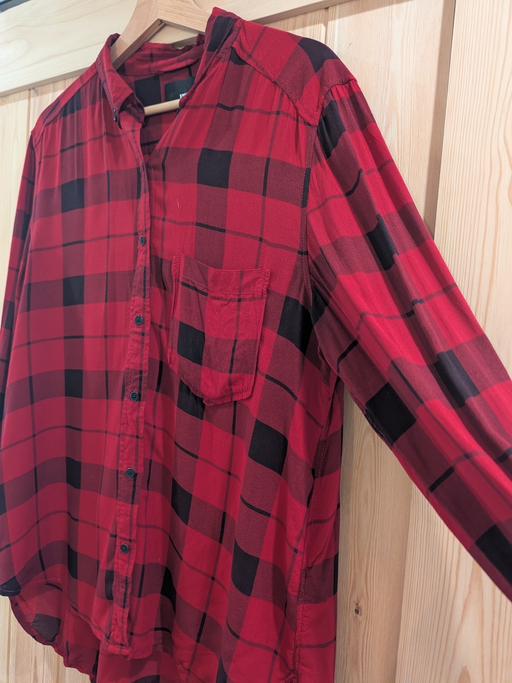 Wilfred Free 100% Rayon Red & Black Plaid Button-Up Shirt - Picture 4 of 9